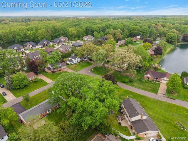 8785 Annsbury Drive, Shelby Charter Township, MI 48316