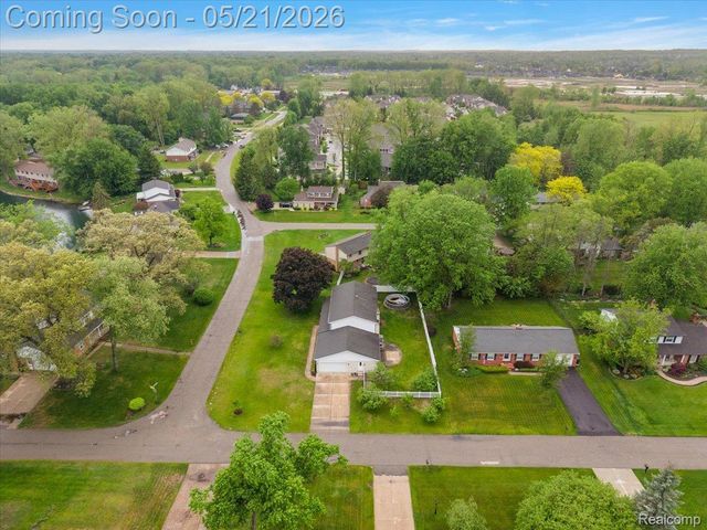 8785 Annsbury Drive, Shelby Charter Township, MI 48316