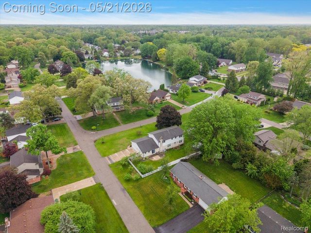8785 Annsbury Drive, Shelby Charter Township, MI 48316