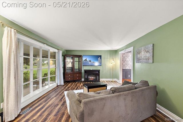 8785 Annsbury Drive, Shelby Charter Township, MI 48316