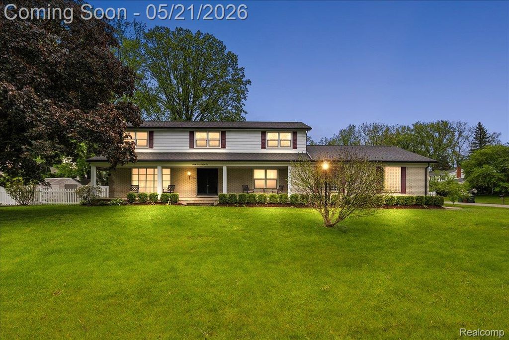 8785 Annsbury Drive, Shelby Charter Township, MI 48316