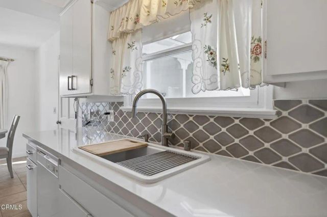 4716 S B Street, Oxnard, CA 93033