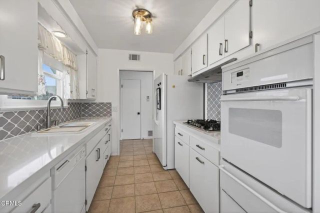 4716 S B Street, Oxnard, CA 93033