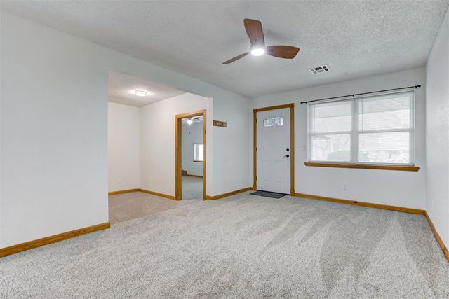 5590 E Lakeview Drive, Harrah, OK 73045