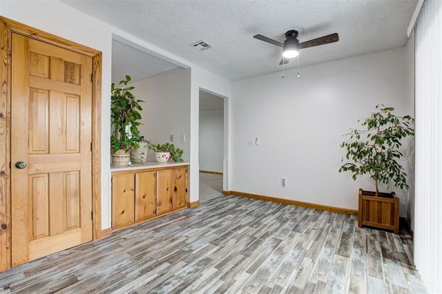 5590 E Lakeview Drive, Harrah, OK 73045