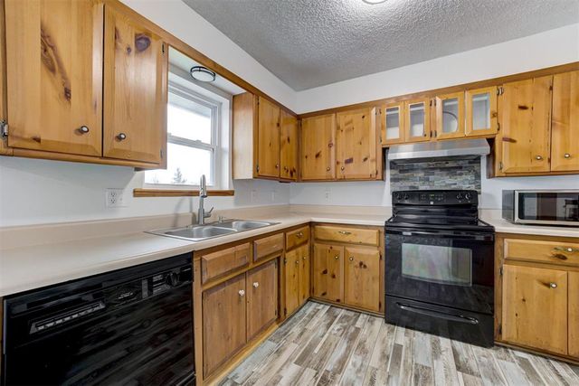 5590 E Lakeview Drive, Harrah, OK 73045