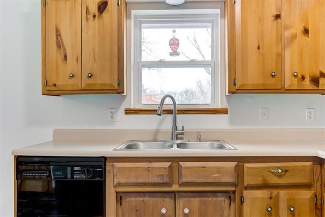 5590 E Lakeview Drive, Harrah, OK 73045