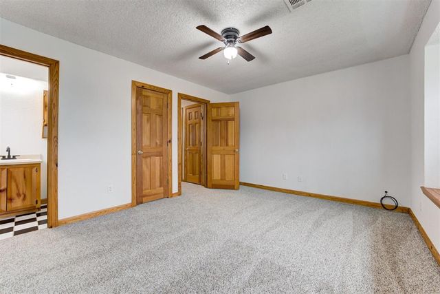 5590 E Lakeview Drive, Harrah, OK 73045