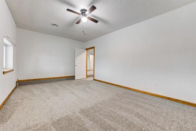 5590 E Lakeview Drive, Harrah, OK 73045