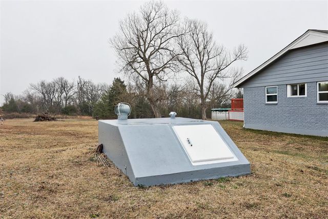 5590 E Lakeview Drive, Harrah, OK 73045