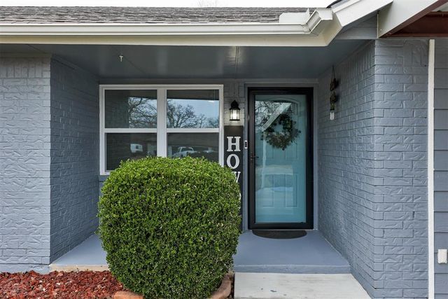 5590 E Lakeview Drive, Harrah, OK 73045