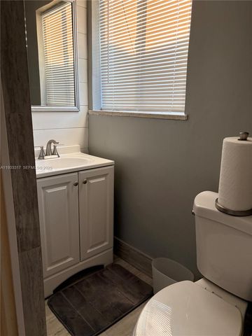 249 SW 4th St 1-2, Dania Beach, FL 33004