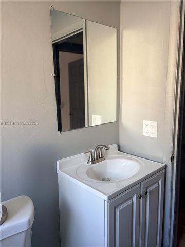 249 SW 4th St 1-2, Dania Beach, FL 33004