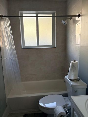 249 SW 4th St 1-2, Dania Beach, FL 33004