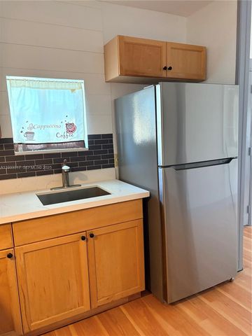 249 SW 4th St 1-2, Dania Beach, FL 33004