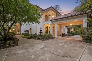 2636 Dobbs NW Circle, Atlanta, GA 30327