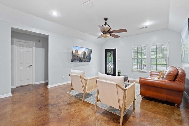 5700 Jain LN, Austin, TX 78721