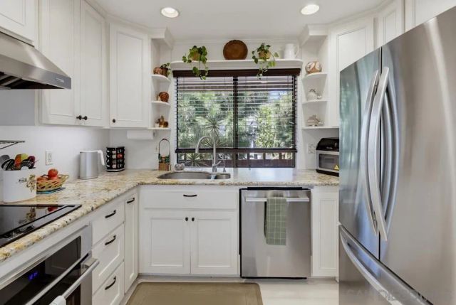 2942 Lawrence St., San Diego, CA 92106