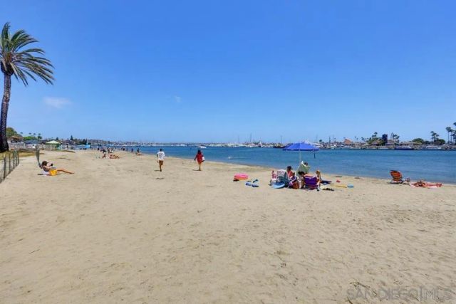 2942 Lawrence St., San Diego, CA 92106