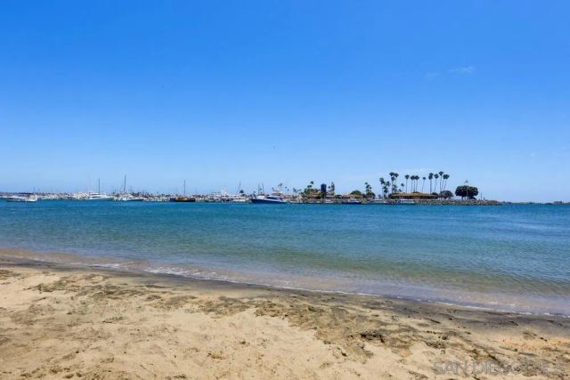 2942 Lawrence St., San Diego, CA 92106