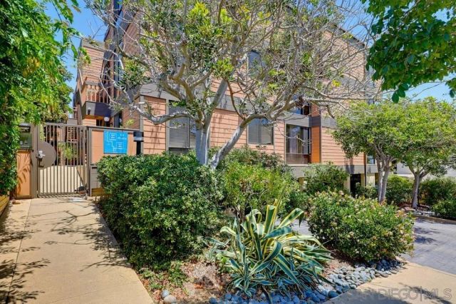2942 Lawrence St., San Diego, CA 92106