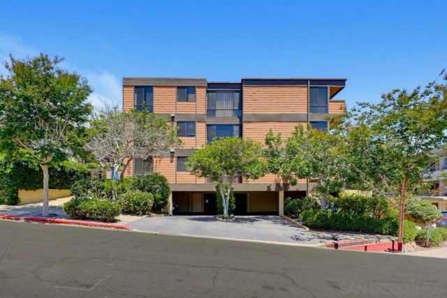 2942 Lawrence St., San Diego, CA 92106
