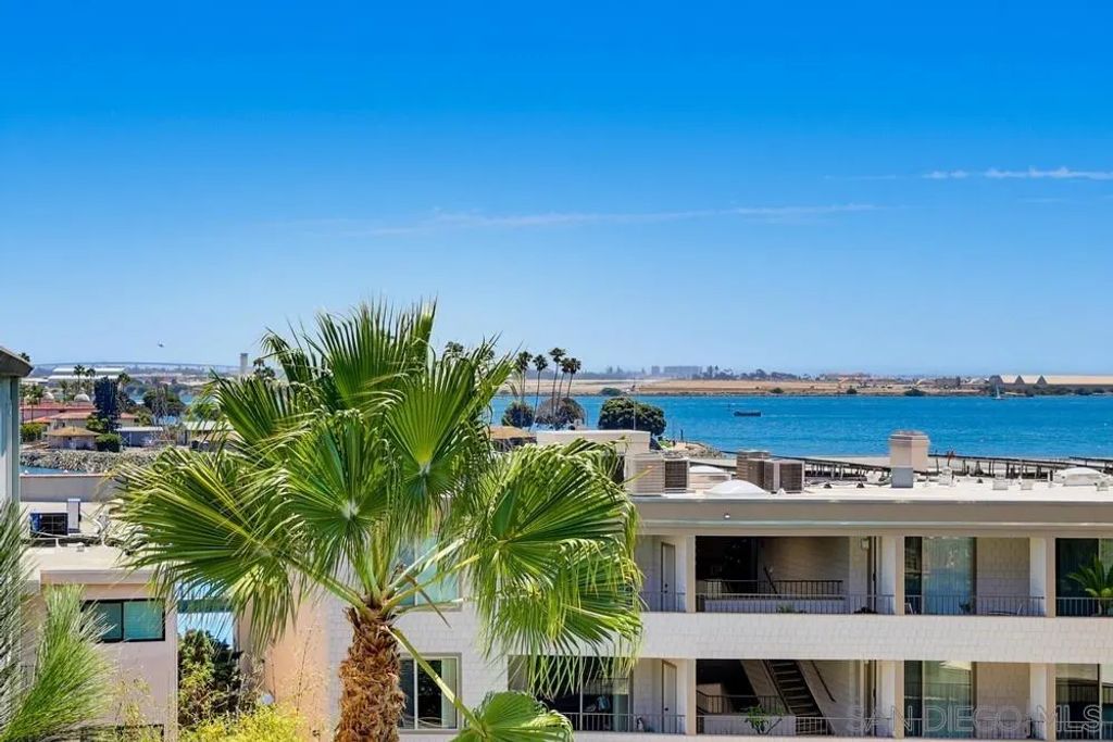 2942 Lawrence St., San Diego, CA 92106