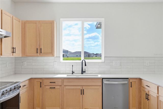 9395 SANDY BLUFFS CIRCLE, Parrish, FL 34219