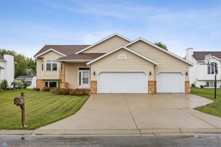 1715 33rd Street S, Moorhead, MN 56560