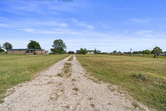 1212 County Road 136b, Terrell, TX 75161