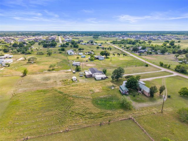 1212 County Road 136b, Terrell, TX 75161