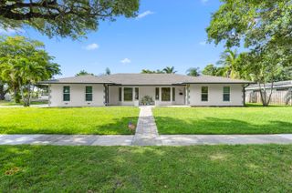 7381 NW 9th Street, Plantation, FL 33317