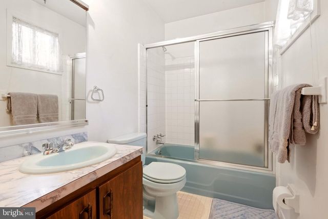 7 GEORGETOWN RD, Lindenwold, NJ 08021