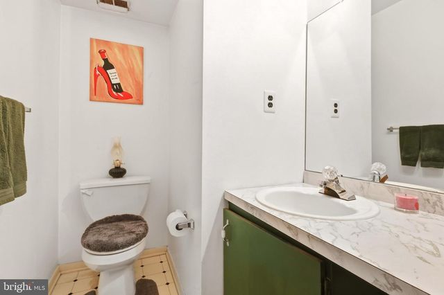 7 GEORGETOWN RD, Lindenwold, NJ 08021