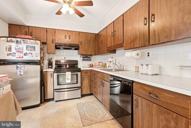 7 GEORGETOWN RD, Lindenwold, NJ 08021