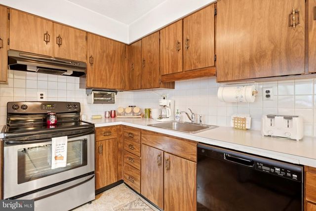 7 GEORGETOWN RD, Lindenwold, NJ 08021