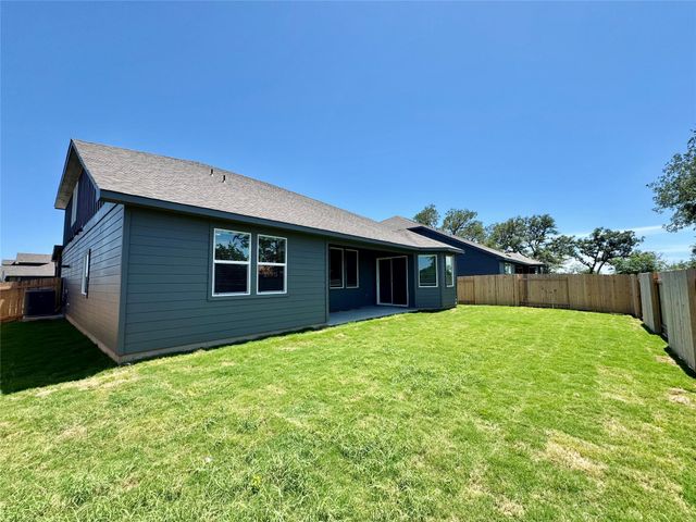 1824 South Main ST, Kyle, TX 78640