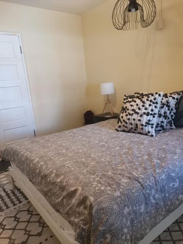 201 Pine Street SE, Albuquerque, NM 87106