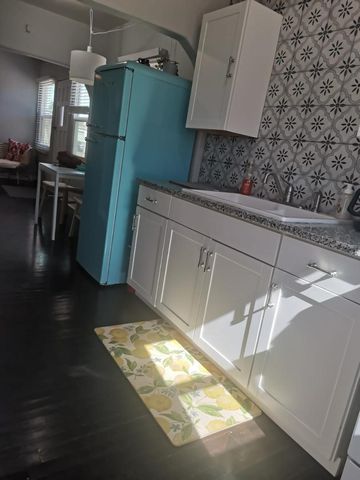 201 Pine Street SE, Albuquerque, NM 87106