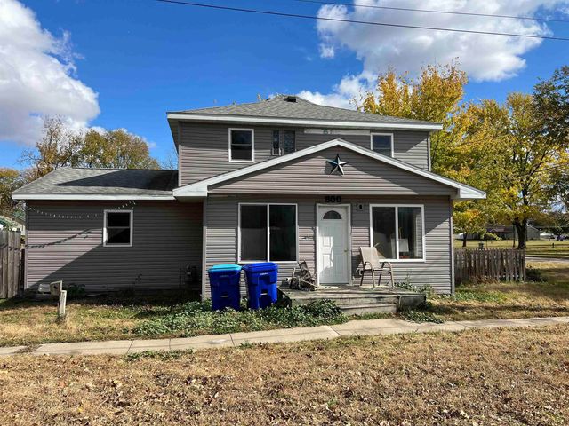 800 NE Nelson Avenue, Independence, IA 50644