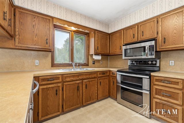 14079 8th Avenue, Marne, MI 49435
