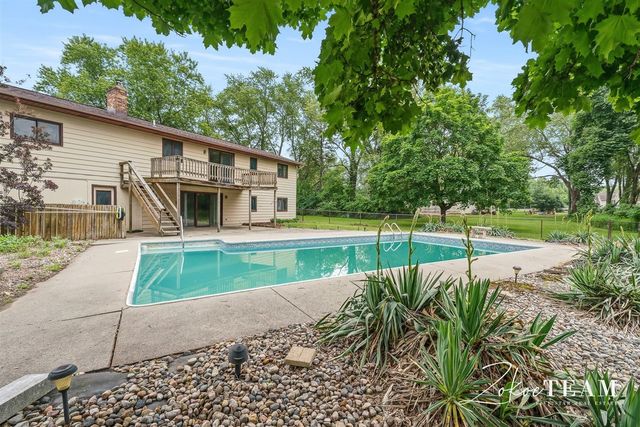 14079 8th Avenue, Marne, MI 49435
