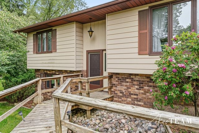 14079 8th Avenue, Marne, MI 49435