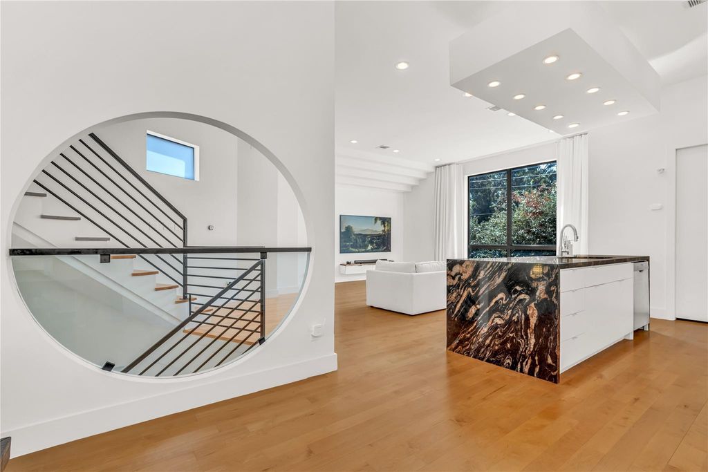 1624 Vermont Street, Houston, TX 77006