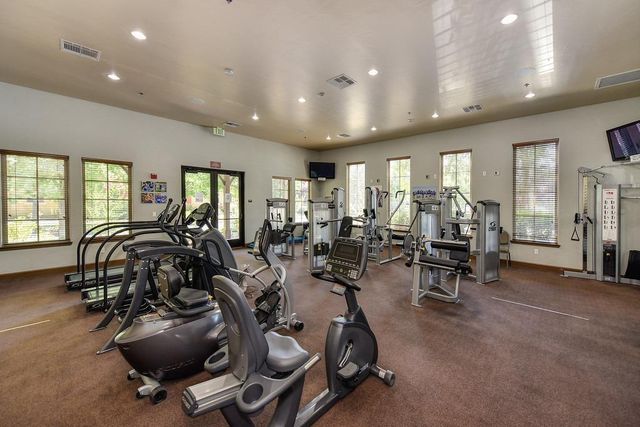 1384 Volonne Dr, Roseville, CA 95747
