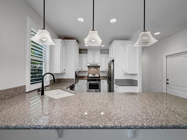 1384 Volonne Dr, Roseville, CA 95747
