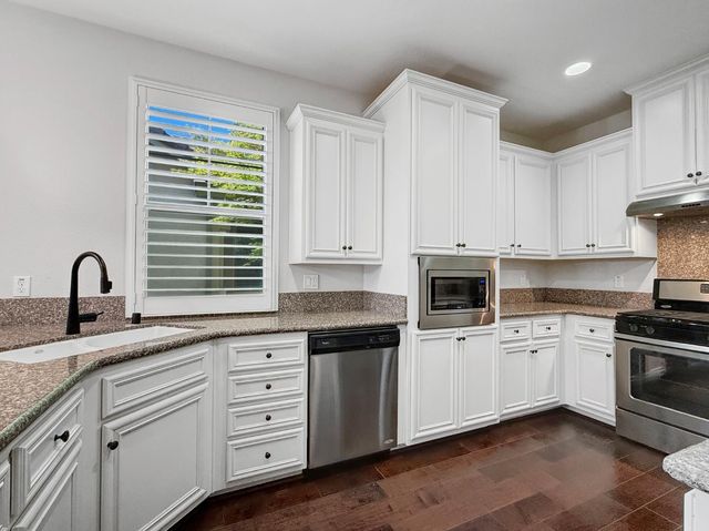 1384 Volonne Dr, Roseville, CA 95747