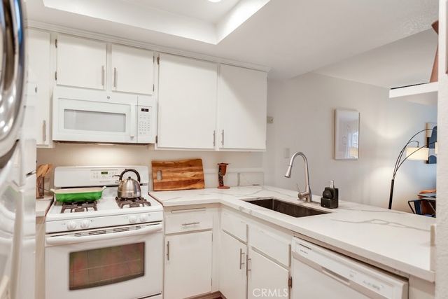 941 S Mountain, Ontario, CA 91762