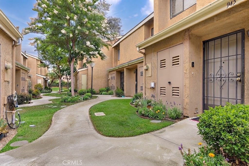 941 S Mountain, Ontario, CA 91762