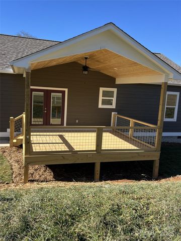 130 Peyton Elaine Road, Clyde, NC 28721